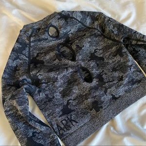 **CLOSET CLEAROUT SALE** Gymshark gray camo athletic top